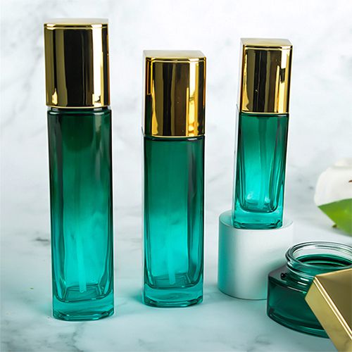 Set de flacons et pots carrés en verre