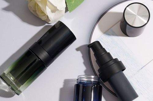 Contenants pour produits de soins de la peau